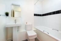 2 bedroom flat with parking for rent in Kilburn Park London NW6