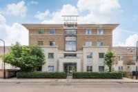 2 bedroom flat with parking for rent in Kilburn Park London NW6