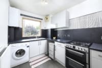 2 bedroom flat with parking for rent in Kilburn Park London NW6