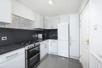 2 bedroom flat with parking to let in Kilburn Park London NW6