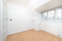 4-bedroom flat with balcony for sale in London NW11 Hampstead Garden Suburb
