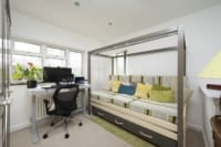 5-bedroom detached family home with garden, swimming pool and parking in Harrow HA1