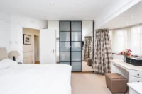 5-bedroom detached family home with garden, swimming pool and parking in Harrow HA1