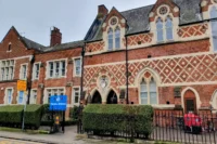 4-bed period house to let in Battersea London SW11