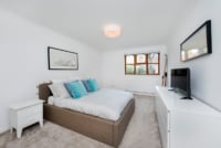 3-bed flat with parking and terrace for sale in London NW4