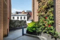 Large modern 2-bedroom apartment for sale in London W1T