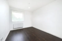 2-bed flat with parking to let near Queen's Park London NW6