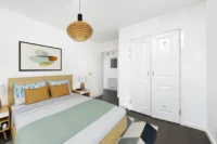 2-bed flat with parking to let in Kilburn Park London NW6