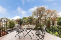 2-bedroom flat with a roof terrace to let in Belsize Park Hampstead London NW3
