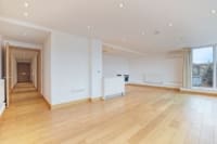 Modern 3-bedroom flat for sale in Hampstead London NW3