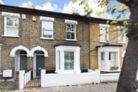 4-bedroom terraced house with garden to let in London Battersea SW11