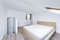 4-bedroom terraced house with garden for rent in London Battersea SW11